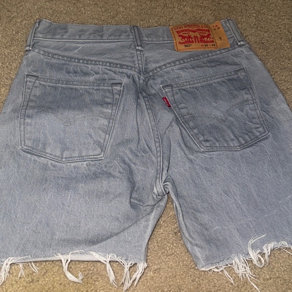 Levi’s shorts - Picture 3 of 5